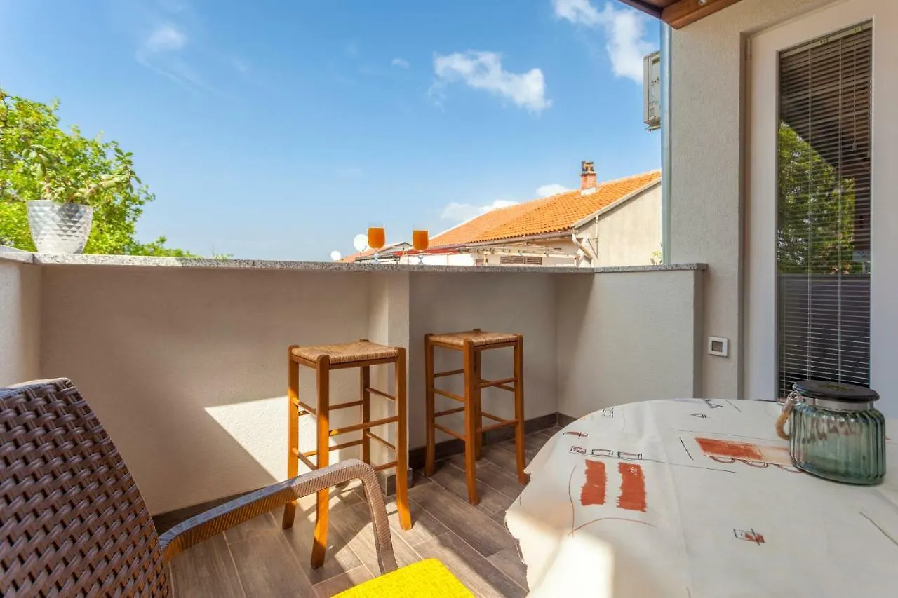Apartment Hasanec By El-Pi Tours Njivice Croatia