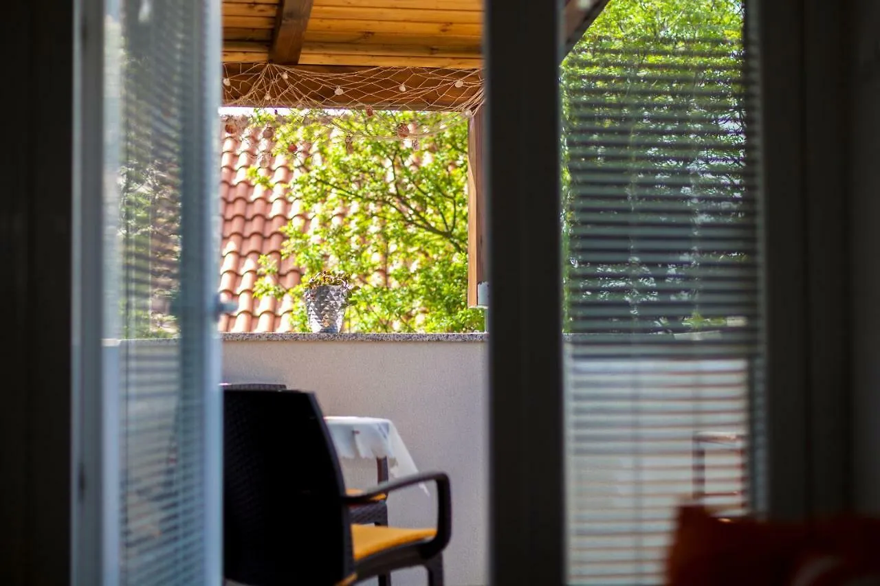 Apartment Hasanec By El-Pi Tours Njivice 0*,