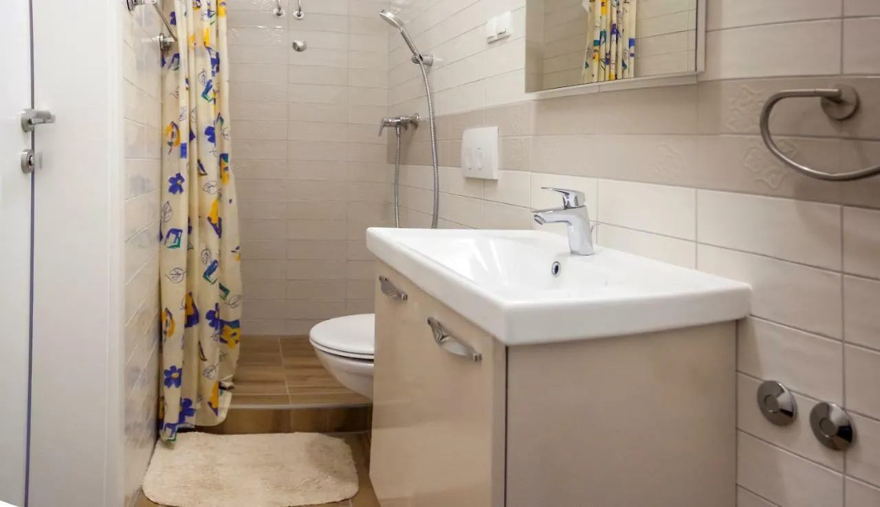 Apartment Hasanec By El-Pi Tours Njivice Croatia