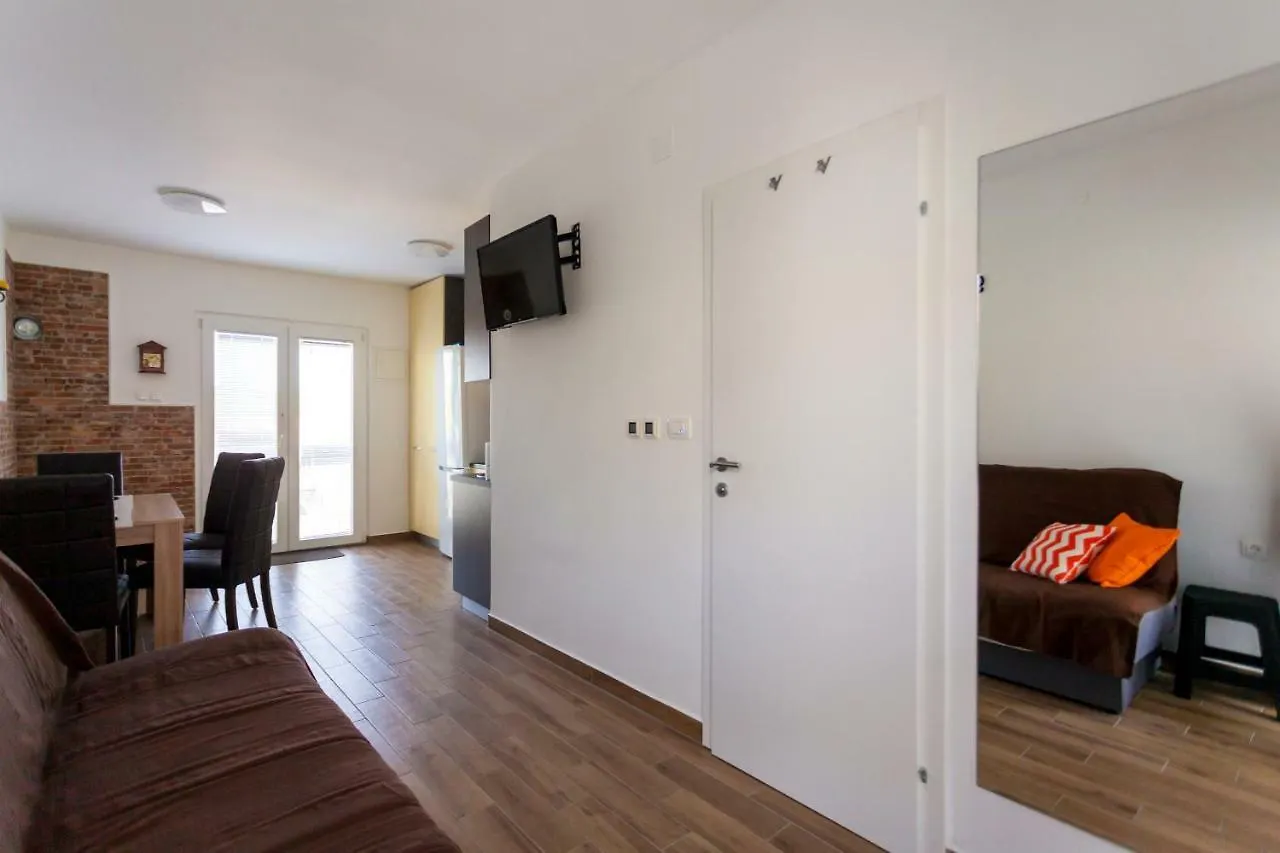 Apartment Hasanec By El-Pi Tours Njivice Croatia