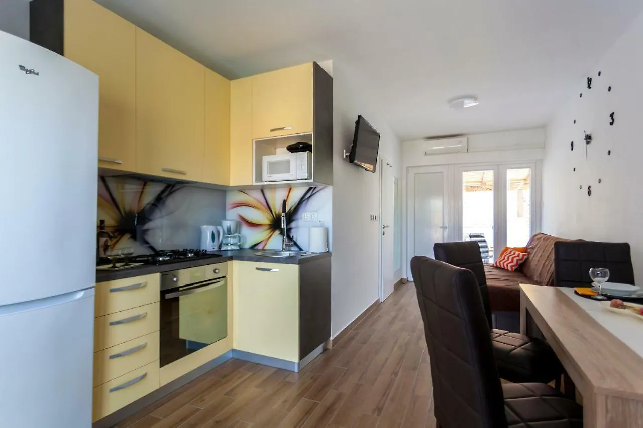 Apartment Hasanec By El-Pi Tours Njivice