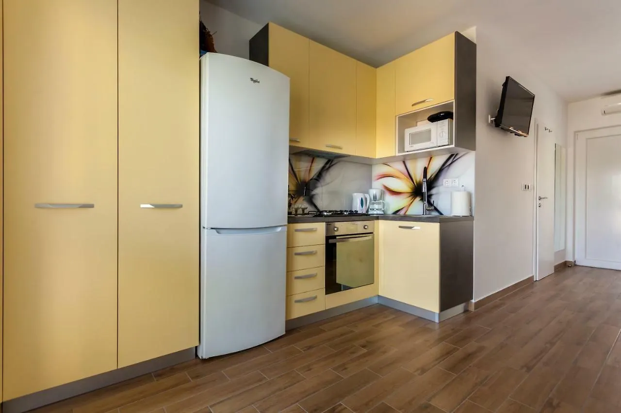 Apartment Hasanec By El-Pi Tours Njivice